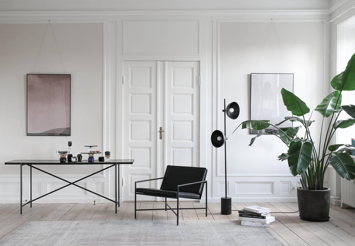 Lumase Stehleuchte aus Glas im minimalistischen Stil