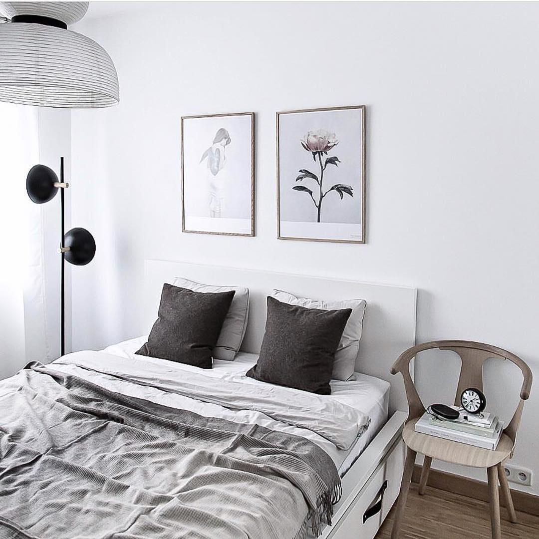 Lumase Stehleuchte aus Glas im minimalistischen Stil