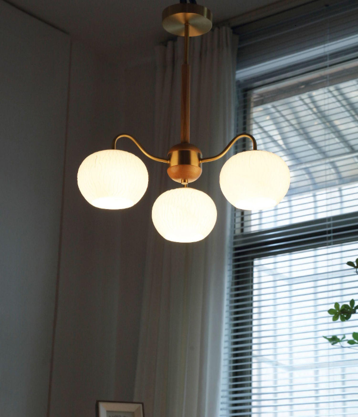 Elyra Eleganter Kronleuchter aus Holz