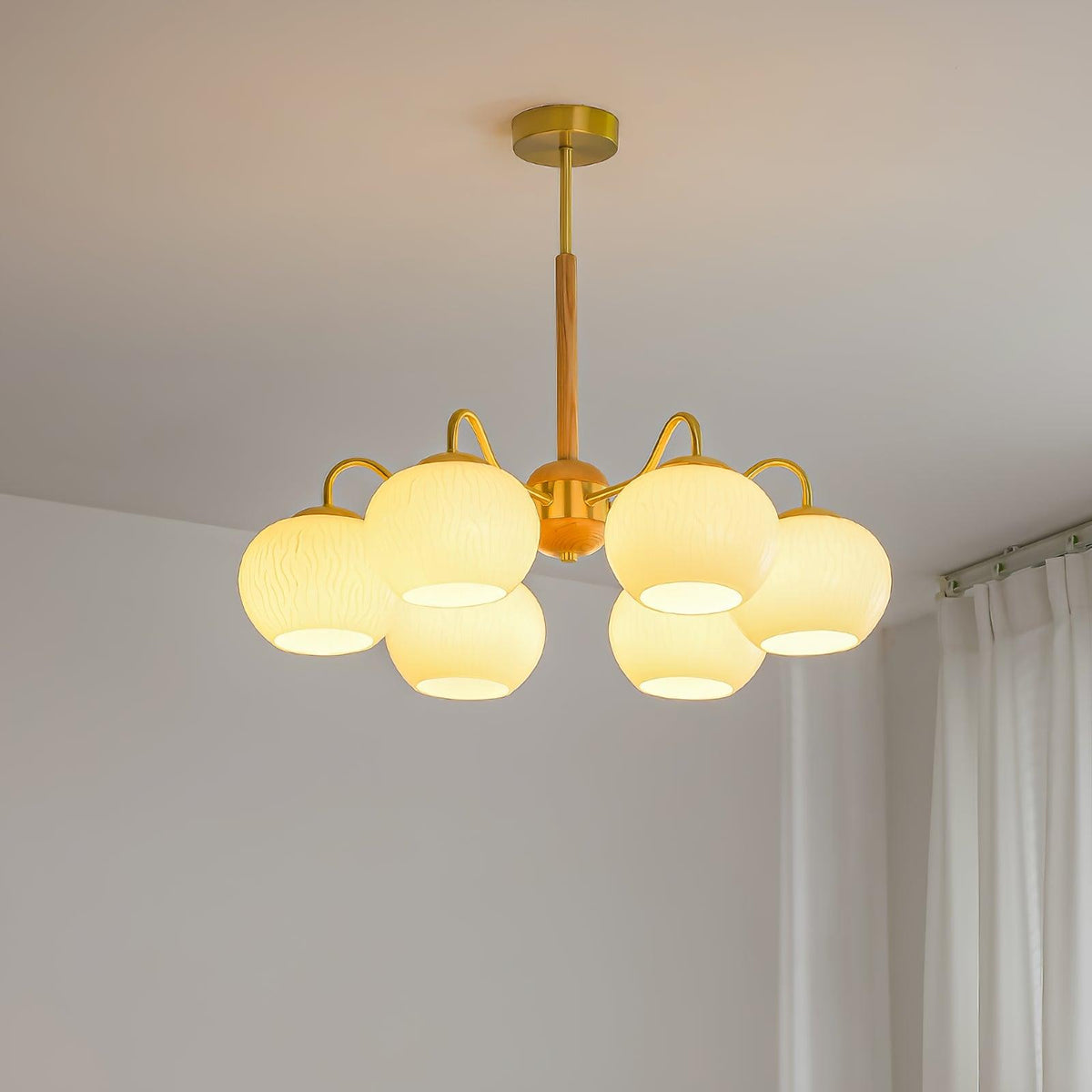Elyra Eleganter Kronleuchter aus Holz