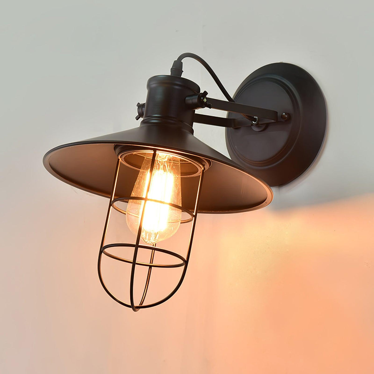 Eiraniella Abnormal Harbour Industrial-Glas-Wandleuchte