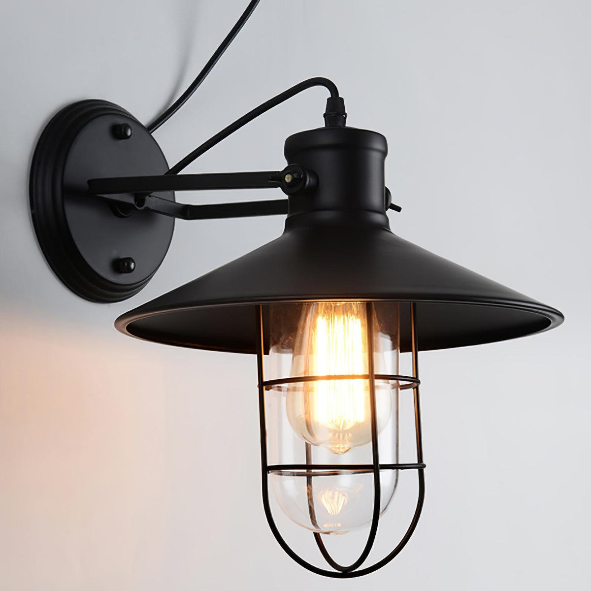 Eiraniella Abnormal Harbour Industrial-Glas-Wandleuchte