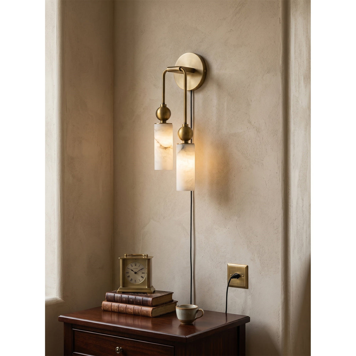 Eiraina Alabaster Wandleuchte mit Stecker