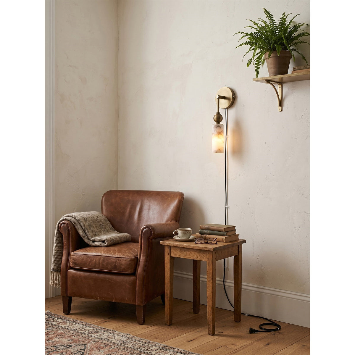 Eiraina Alabaster Wandleuchte mit Stecker