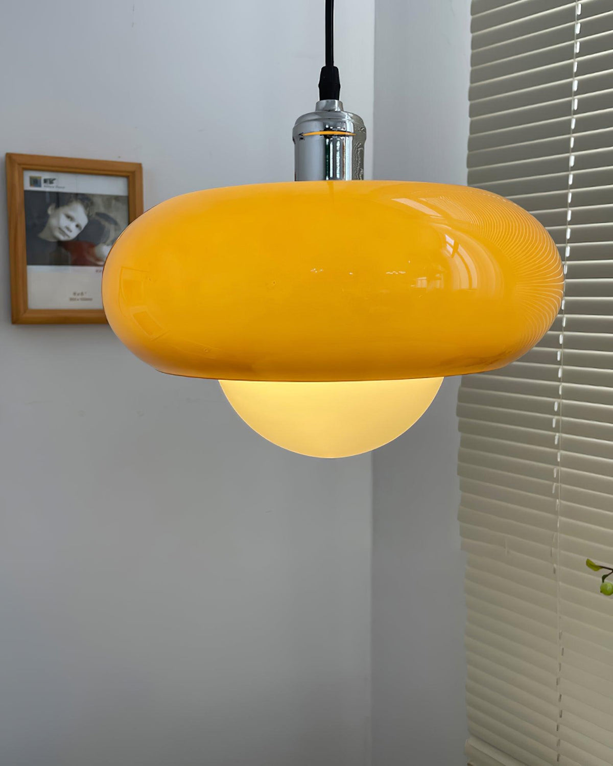 Liorisira skandinavische Kunstglas-Pendelleuchte