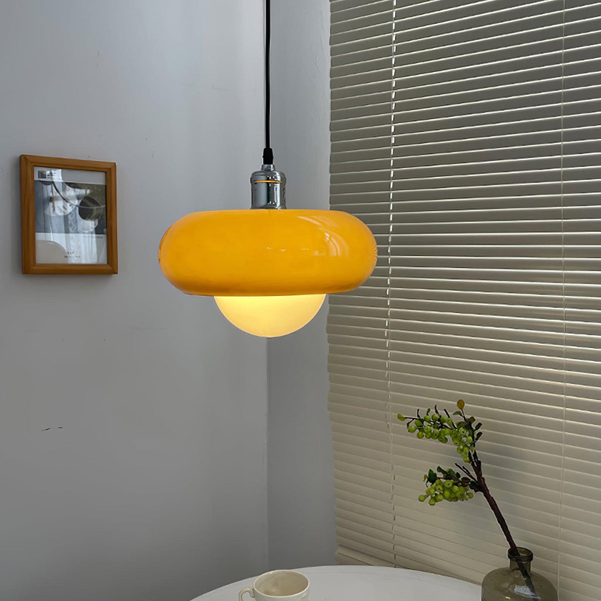 Liorisira skandinavische Kunstglas-Pendelleuchte