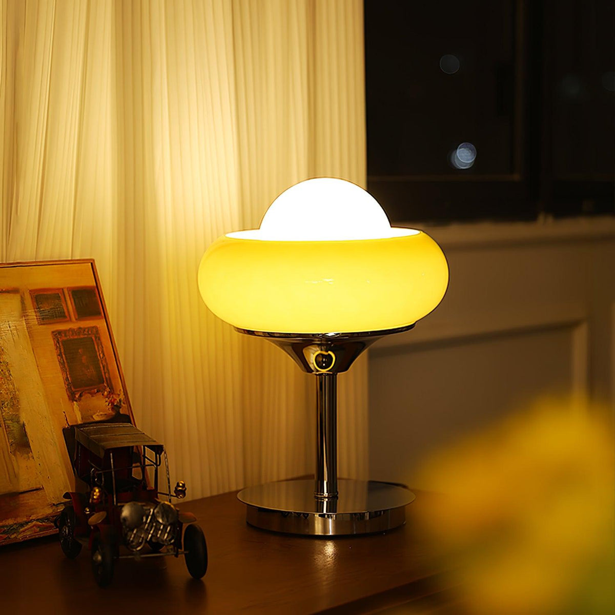 Solise Tischleuchte aus Glas im Retro-Vintage-Stil