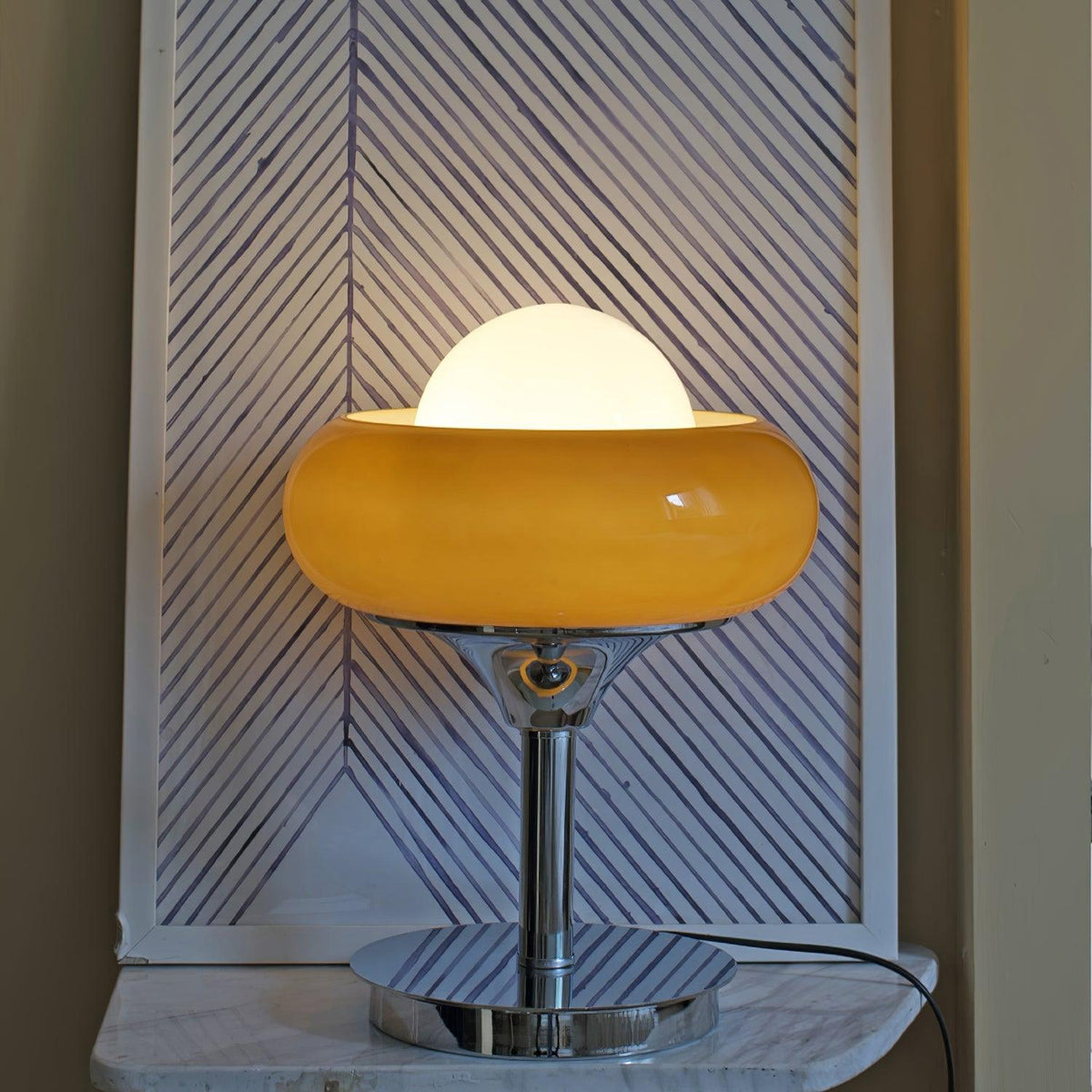 Solise Tischleuchte aus Glas im Retro-Vintage-Stil