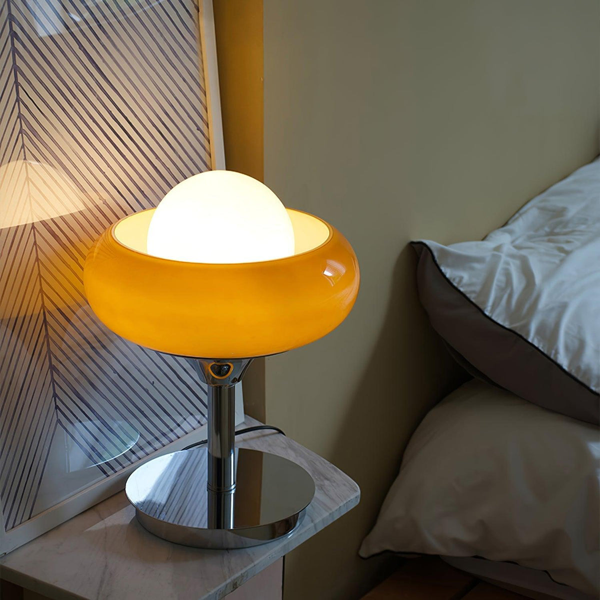 Solise Tischleuchte aus Glas im Retro-Vintage-Stil