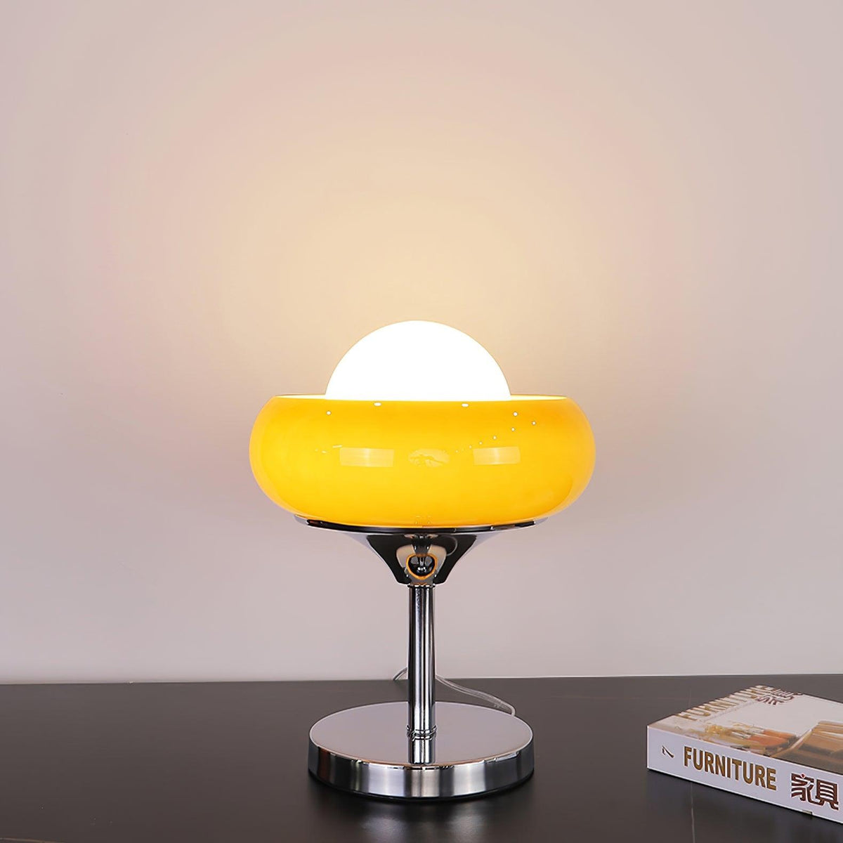 Solise Tischleuchte aus Glas im Retro-Vintage-Stil