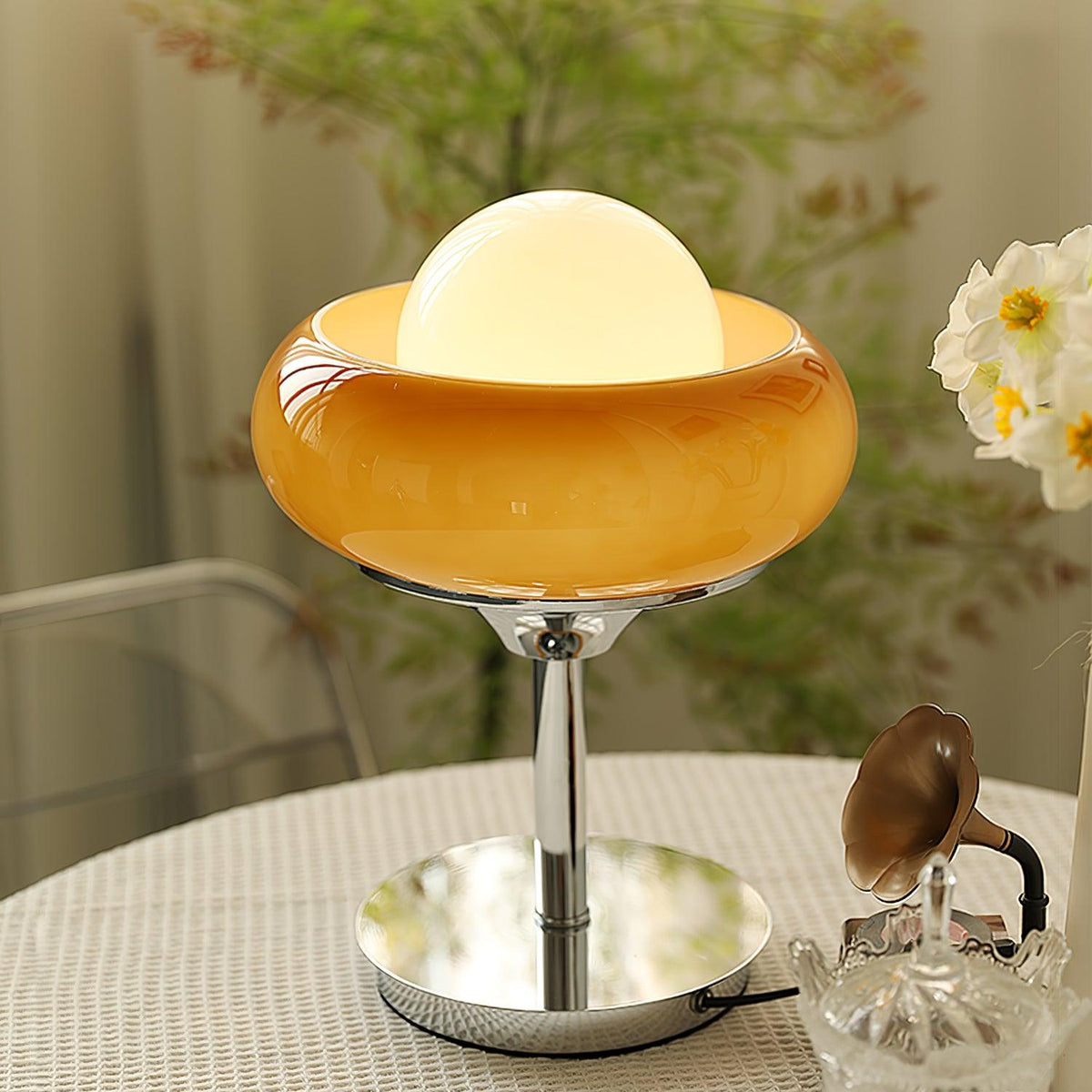 Solise Tischleuchte aus Glas im Retro-Vintage-Stil