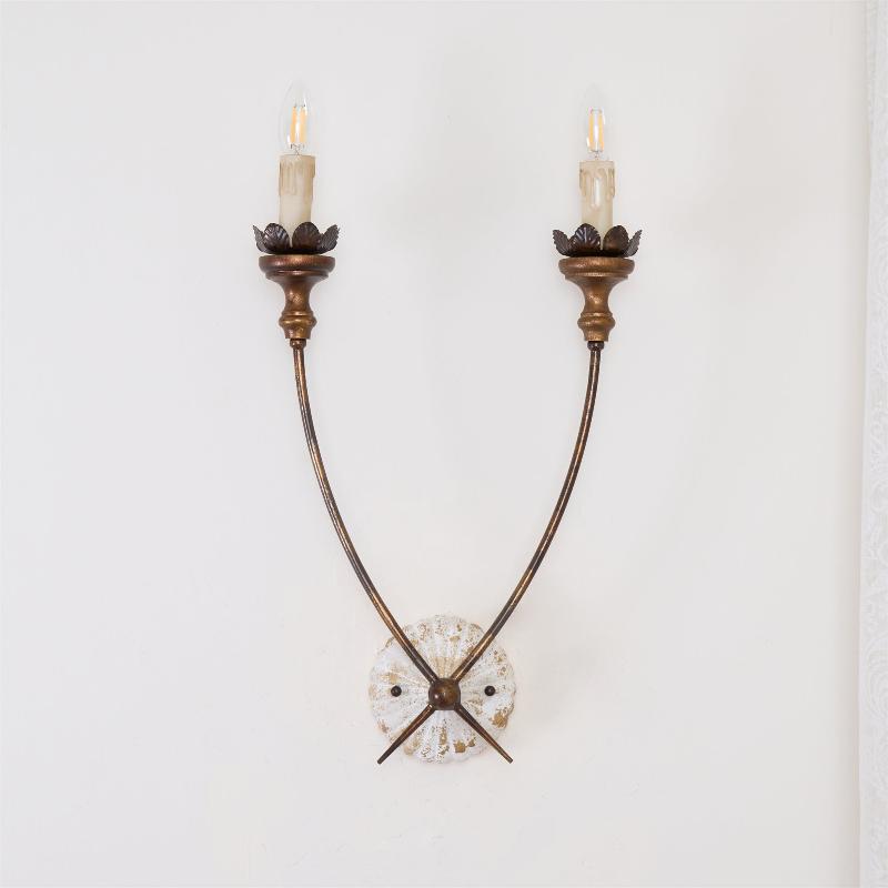 Rinirise Wandleuchte aus Holz