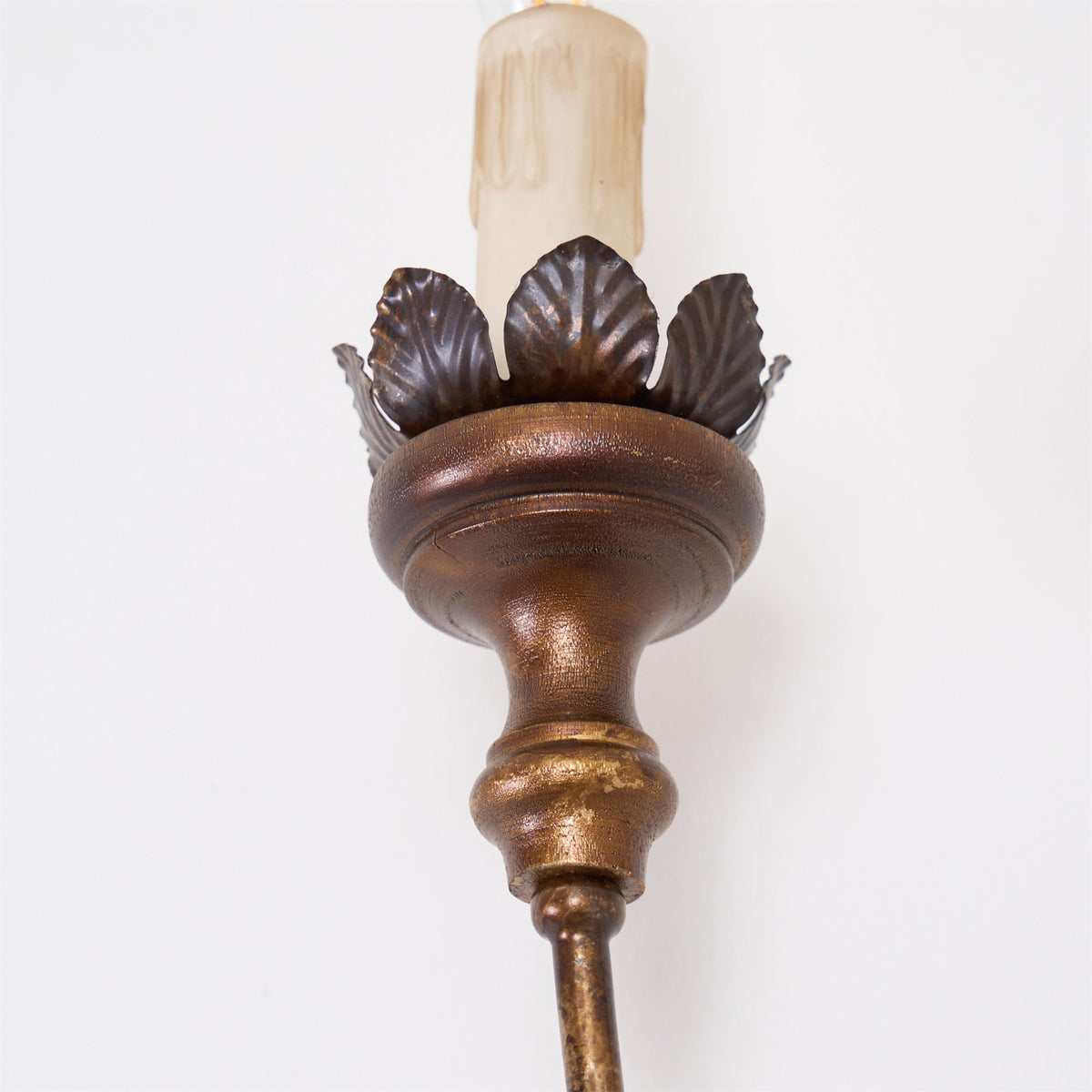 Rinirise Wandleuchte aus Holz