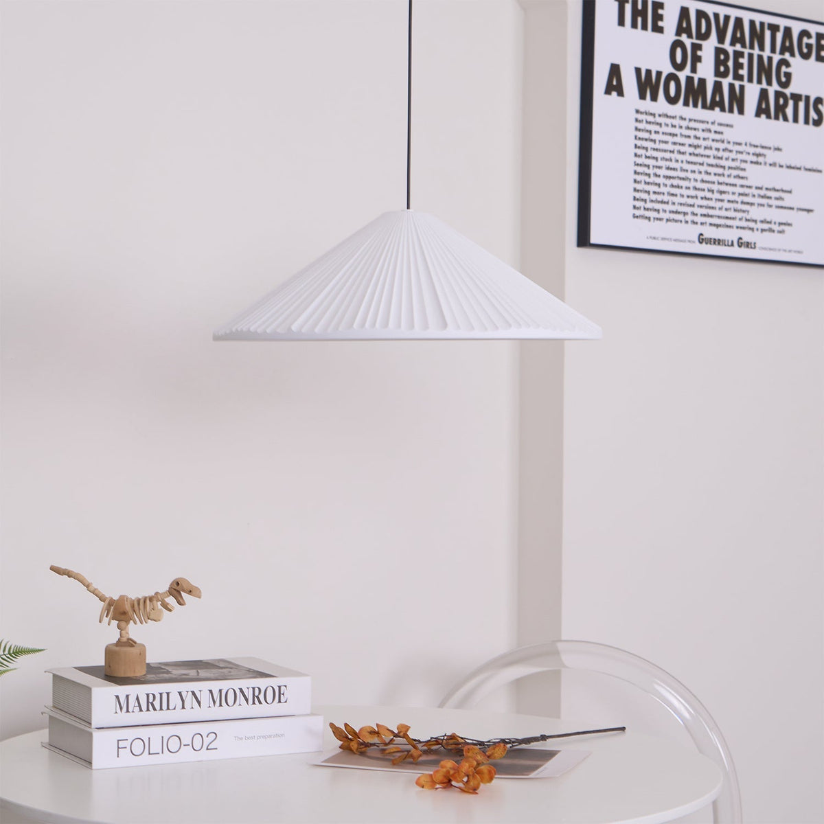 Cone Hat Kunstharz-Pendelleuchte