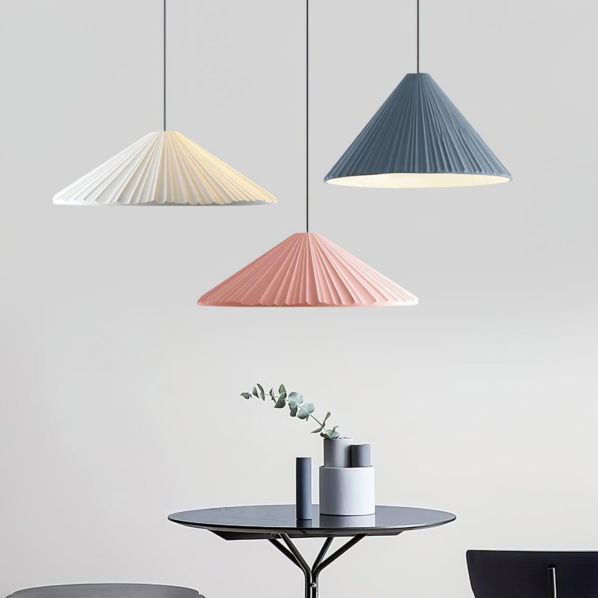 Cone Hat Kunstharz-Pendelleuchte