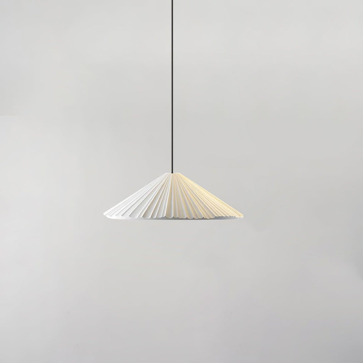 Cone Hat Kunstharz-Pendelleuchte