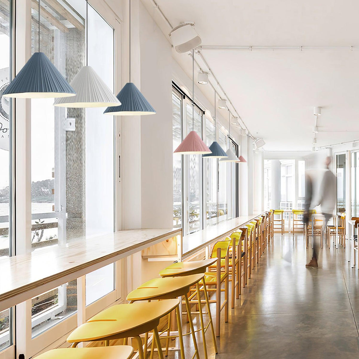 Cone Hat Kunstharz-Pendelleuchte