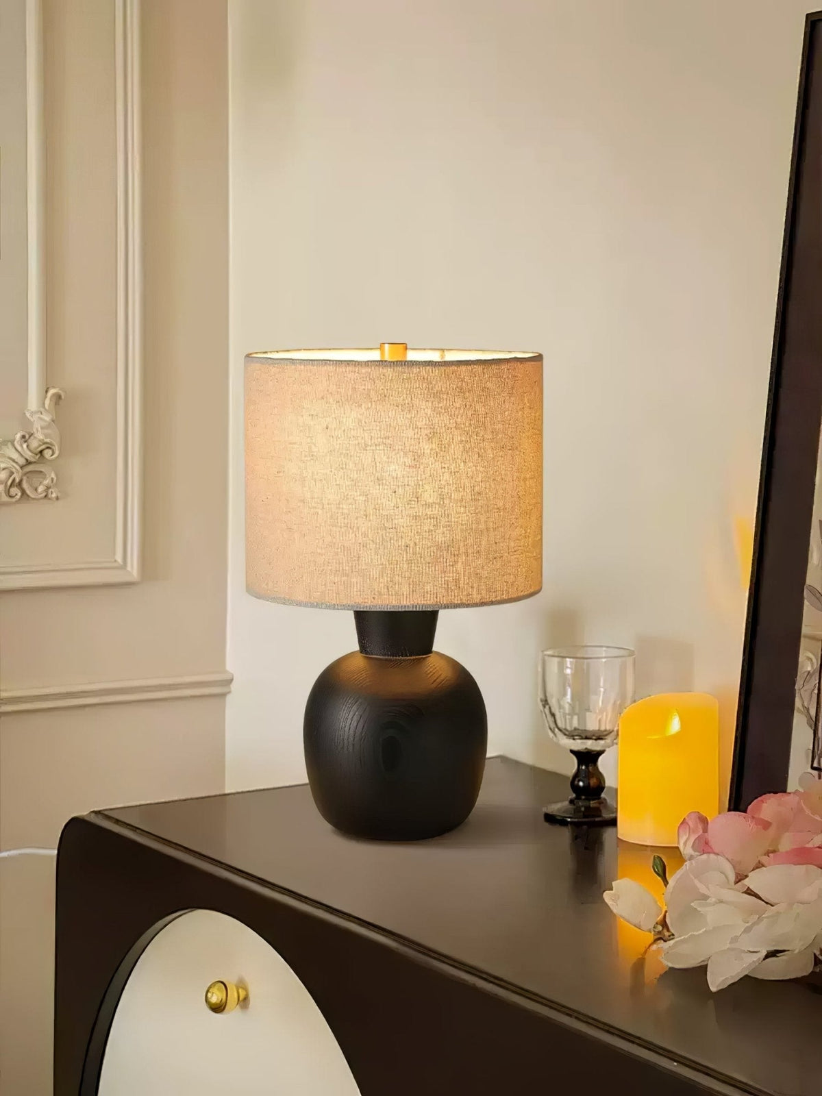 Joan Minimalistische Tischleuchte aus Holz