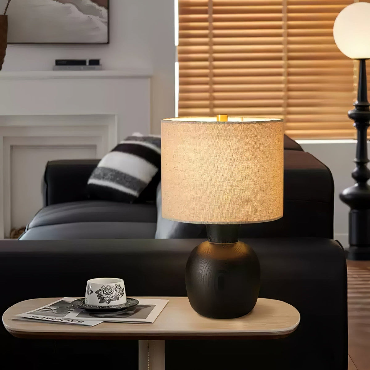 Joan Minimalistische Tischleuchte aus Holz
