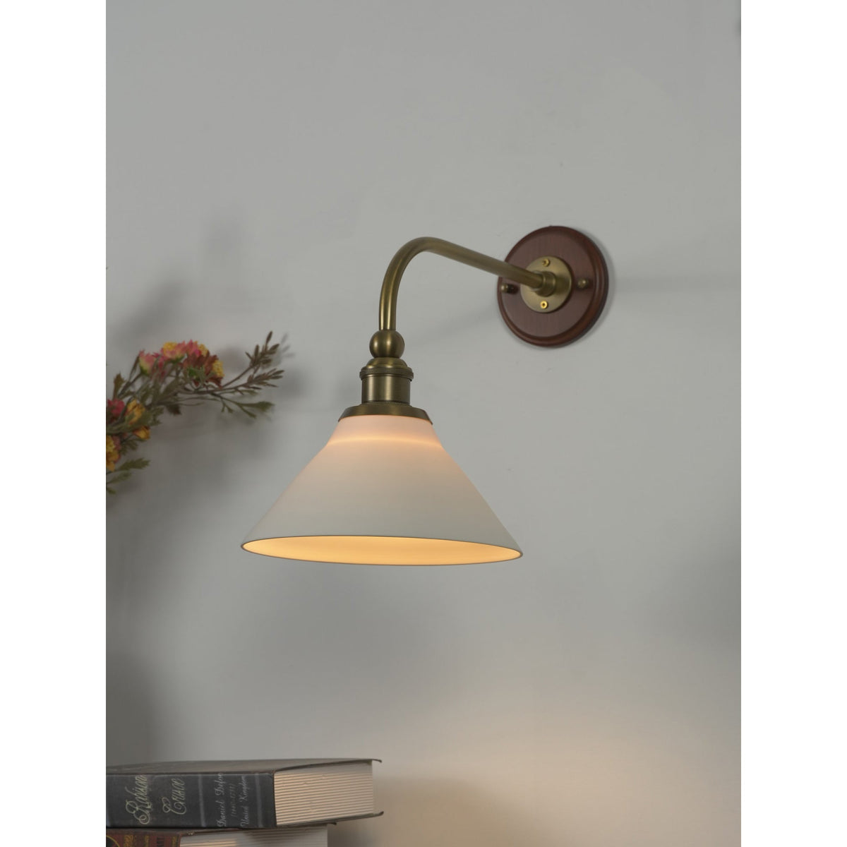 Liorivenne Wandleuchte
