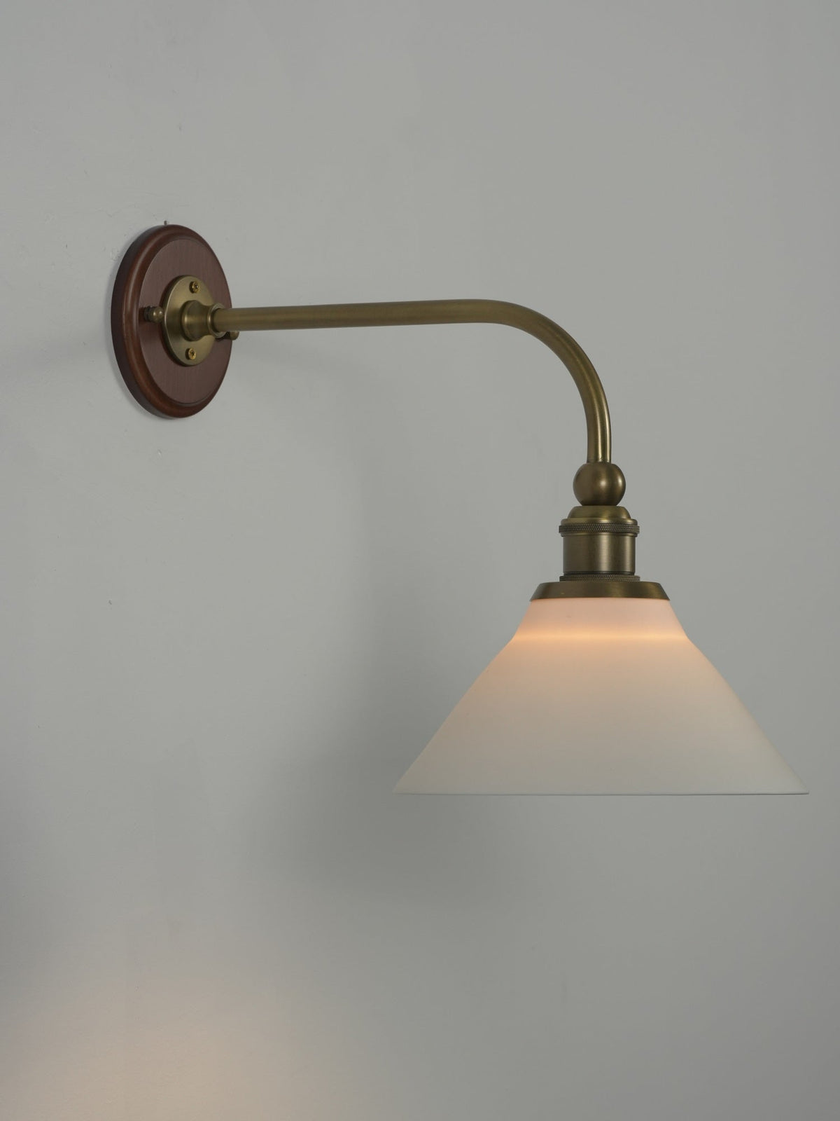 Liorivenne Wandleuchte