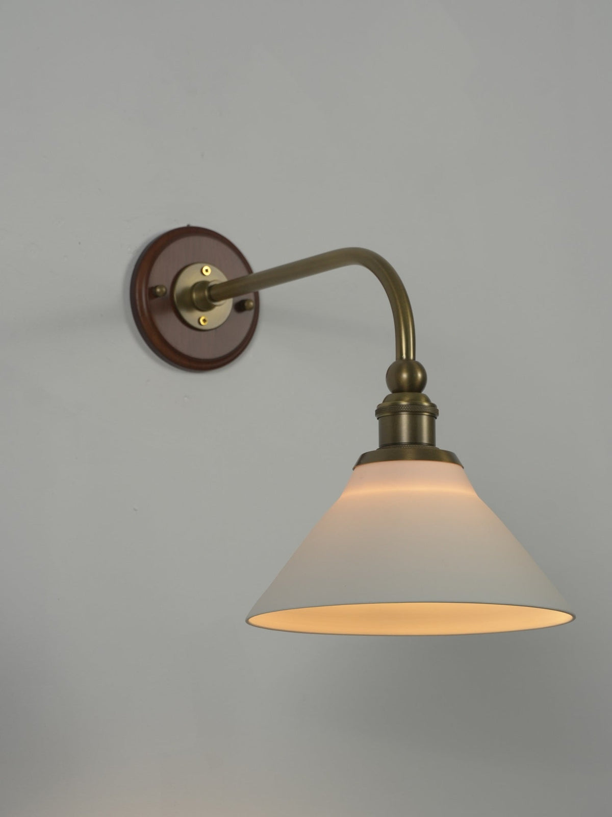 Liorivenne Wandleuchte