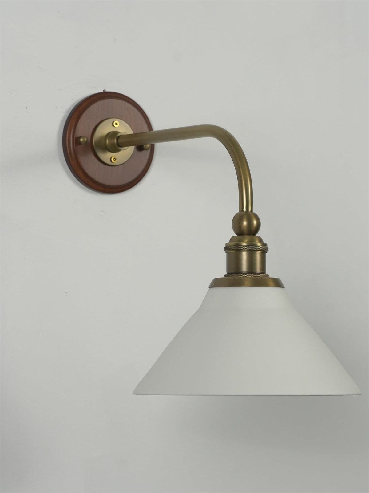 Liorivenne Wandleuchte