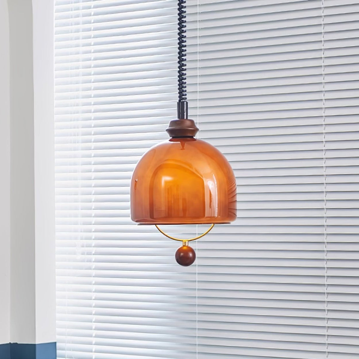 Elveise Minimalistische Pendelleuchte aus Holz in Dunkelwalnuss und Dunkelbraun
