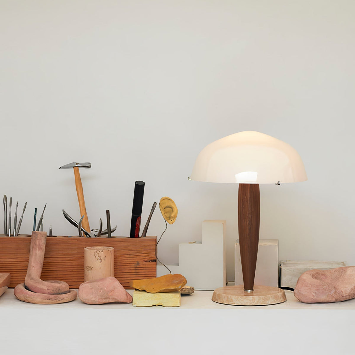 Emerson Tischleuchte aus Holz