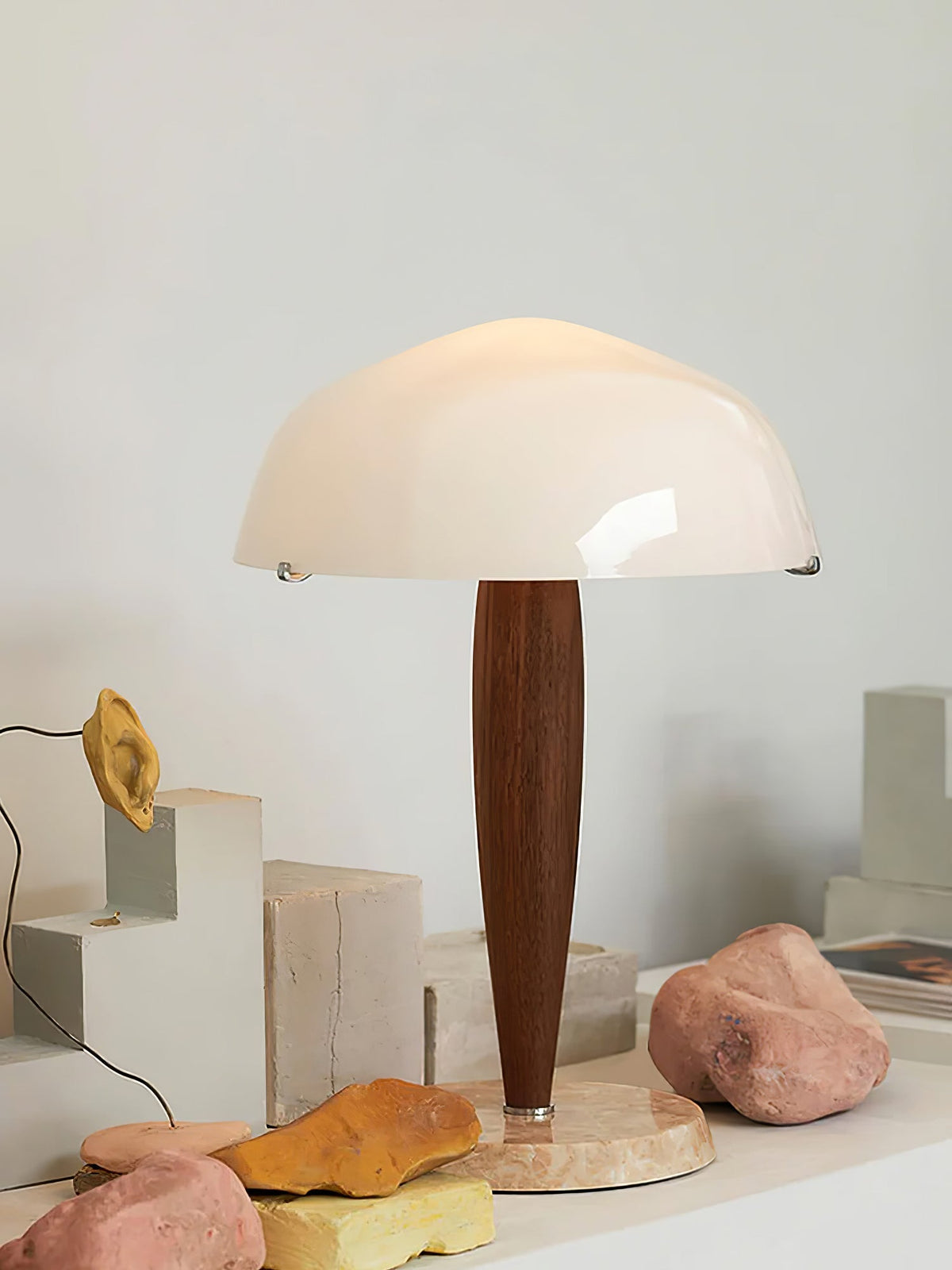 Emerson Tischleuchte aus Holz