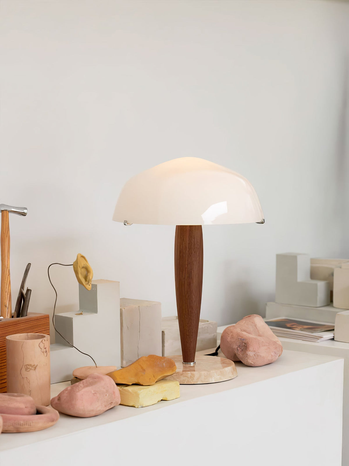 Emerson Tischleuchte aus Holz