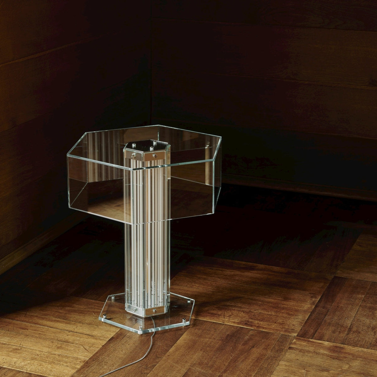 Hexagonale Tischleuchte aus Glas