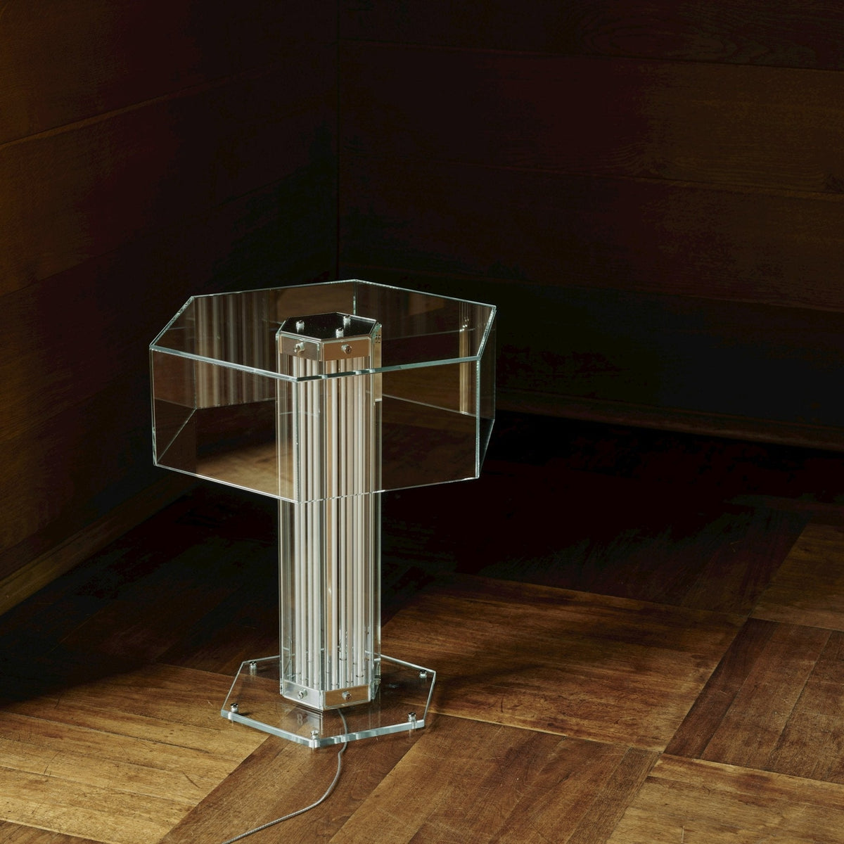 Hexagonale Tischleuchte aus Glas