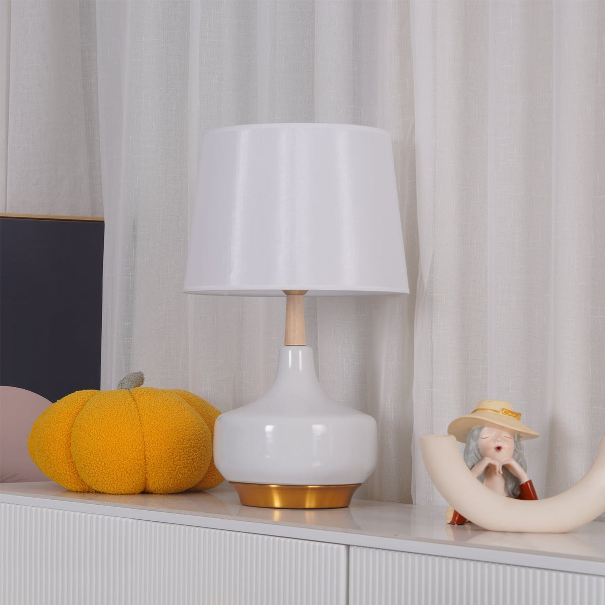 Lennon Minimalistische Kunstharz-Tischlampe