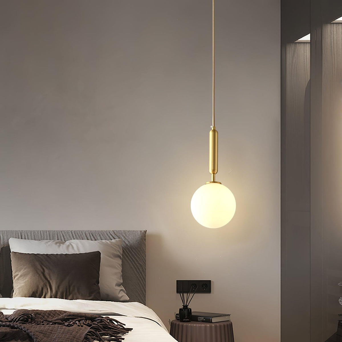 Orbita Minimalistische Messing-Pendelleuchte
