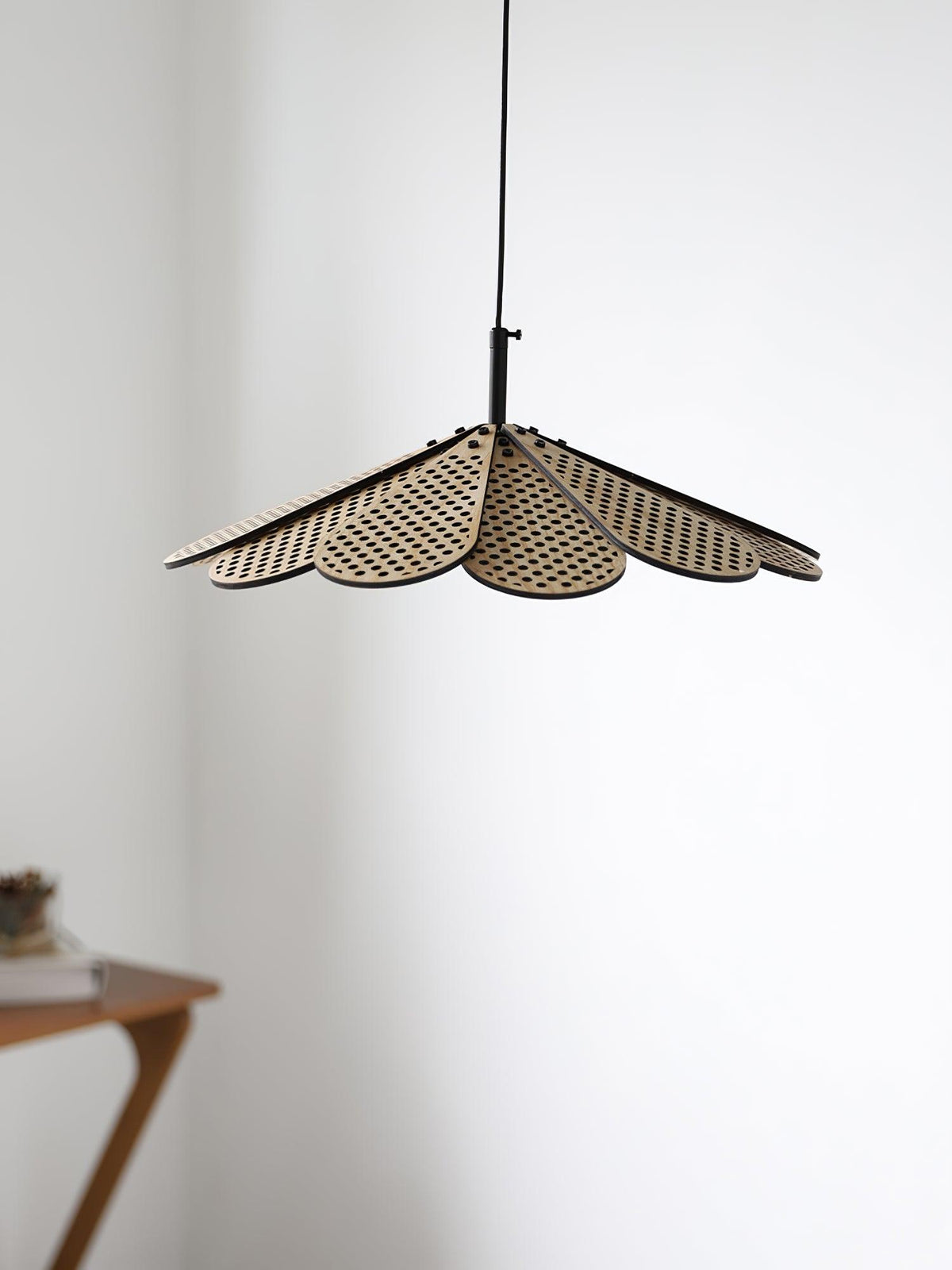 Zevarus Pendelleuchte im nordischen Wabi-Sabi-Stil aus Holz