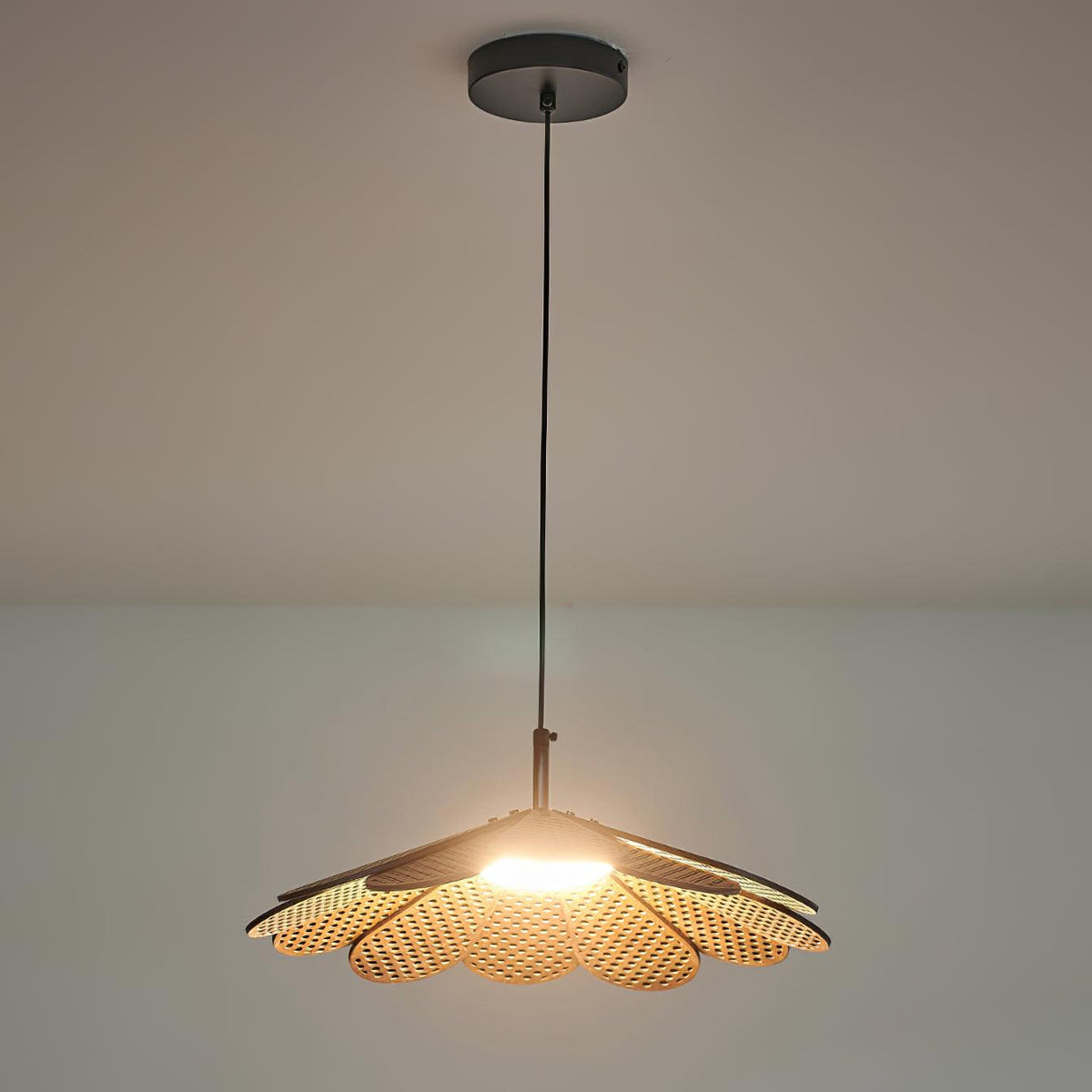 Zevarus Pendelleuchte im nordischen Wabi-Sabi-Stil aus Holz
