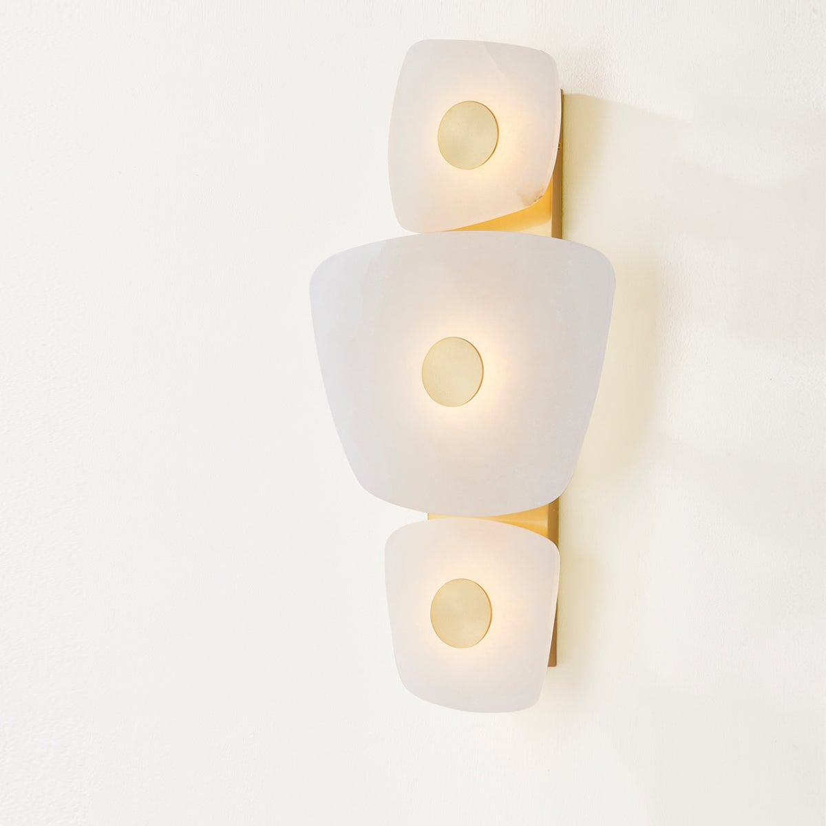 Fylsa asymmetrische Wandleuchte aus Alabaster