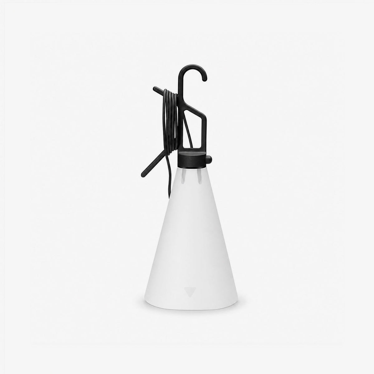 Hook Tischlampe mit Kegel