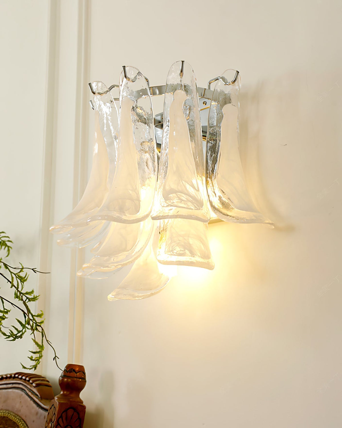 Celarelle Wandleuchte Petal Glas Hufeisenform Minimalistisch