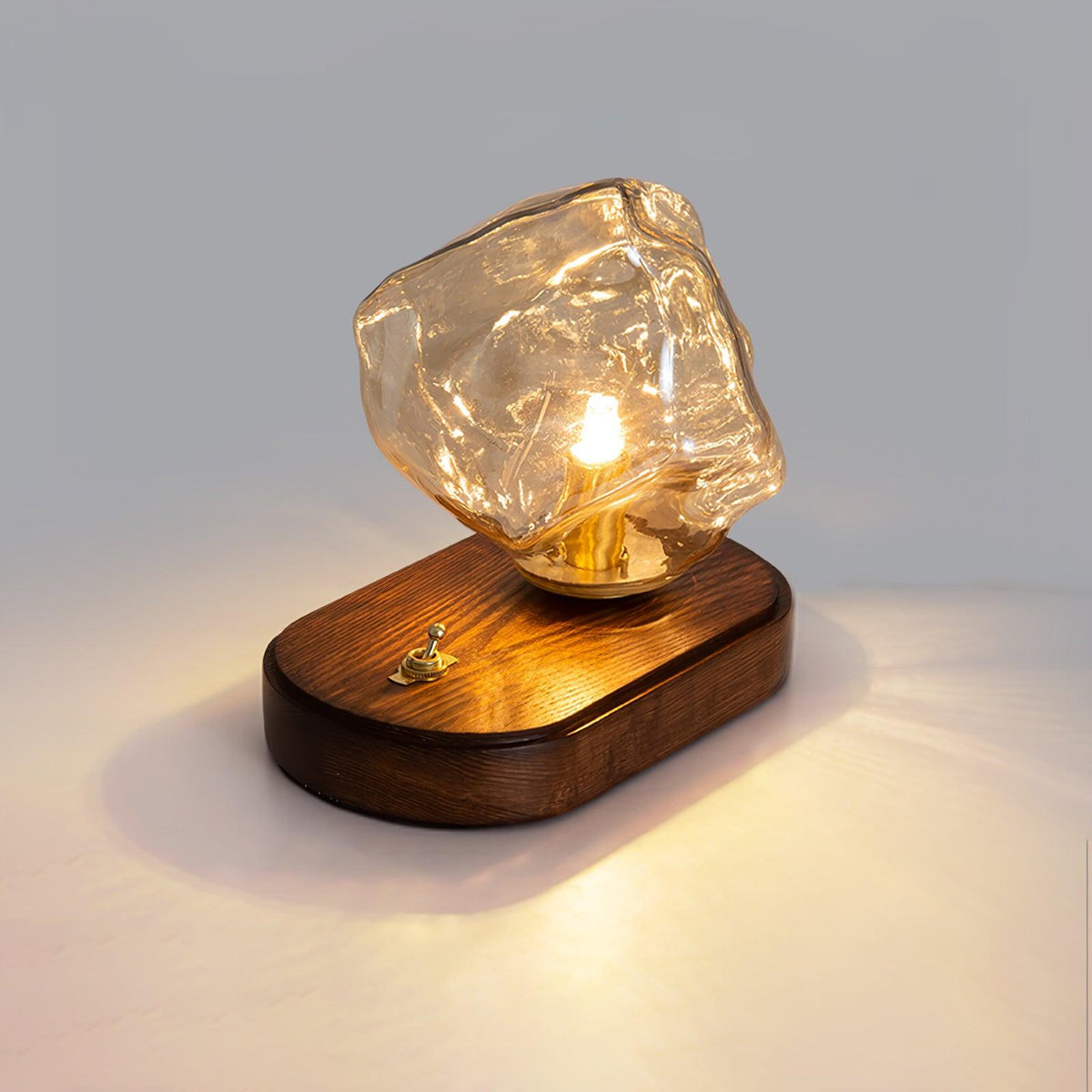 Maris Holzkunst-Tischleuchte