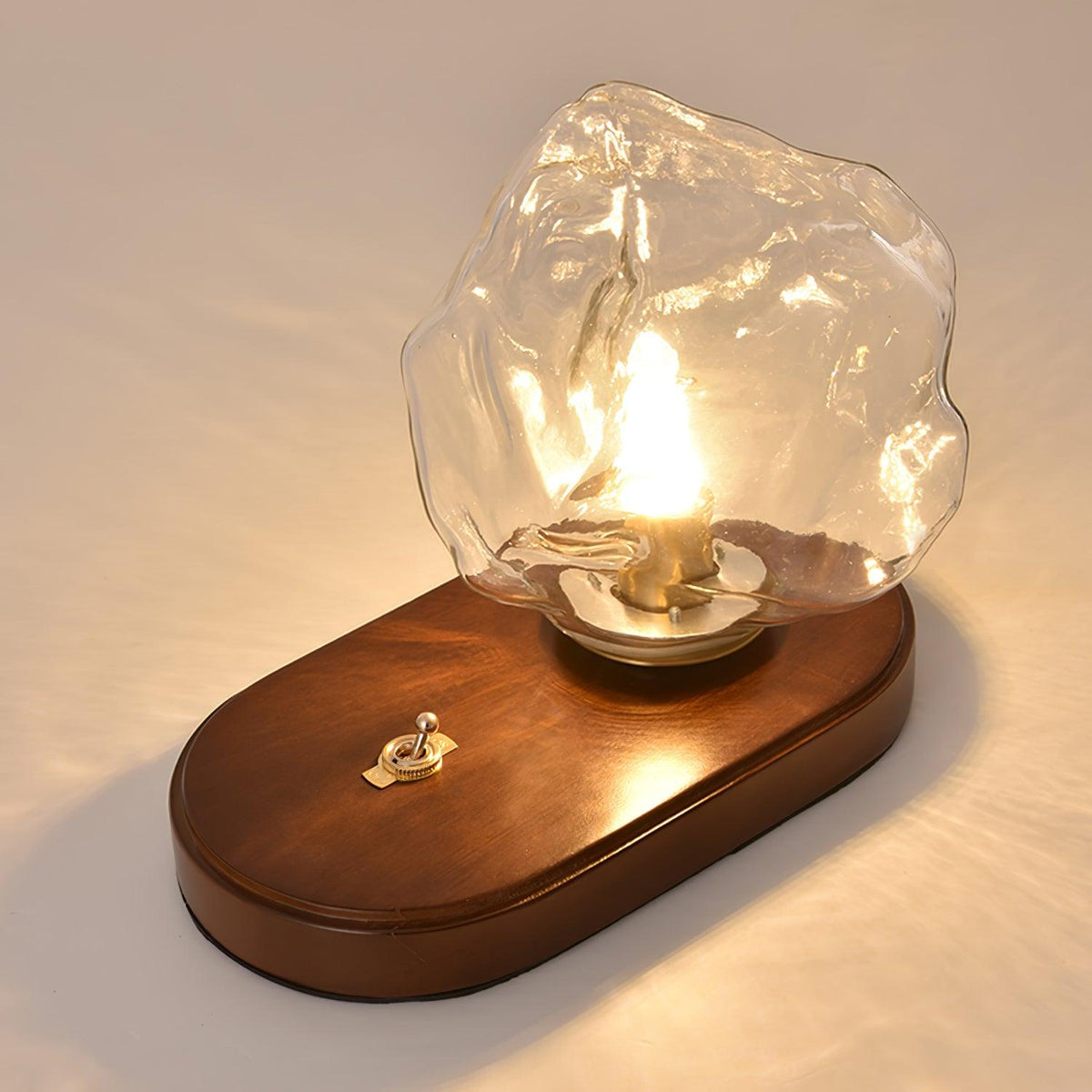 Maris Holzkunst-Tischleuchte
