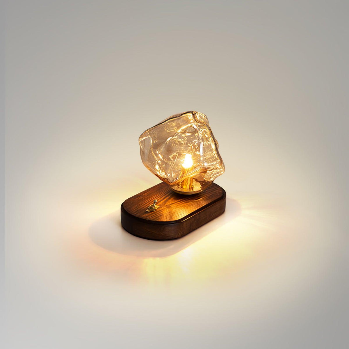 Maris Holzkunst-Tischleuchte