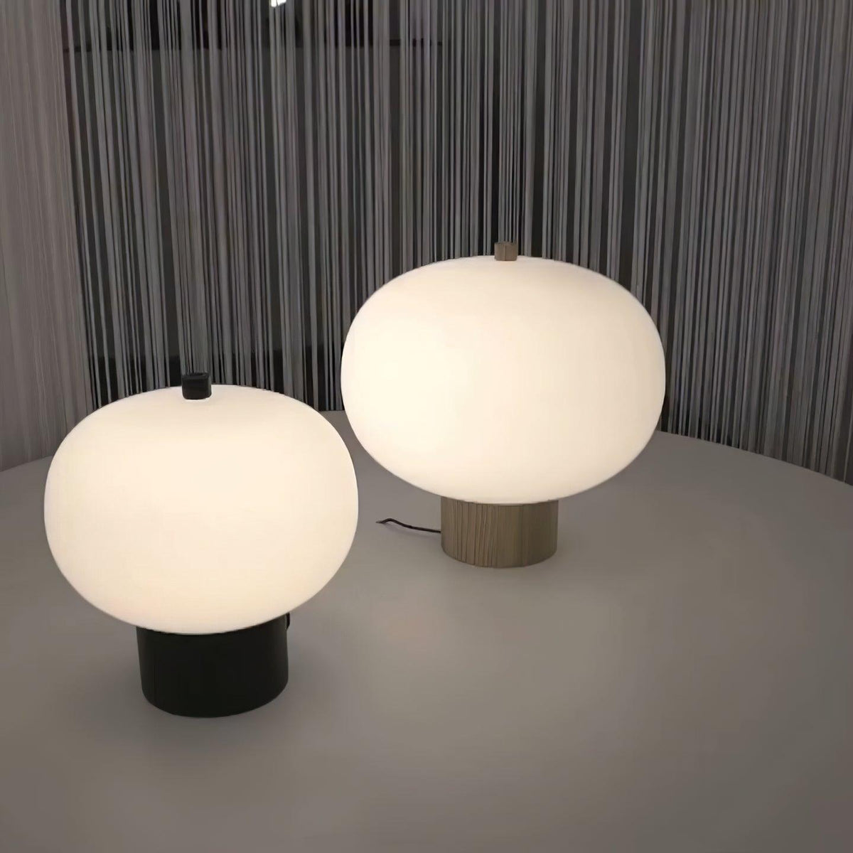 Jaldes Tischleuchte aus Holz und Glas