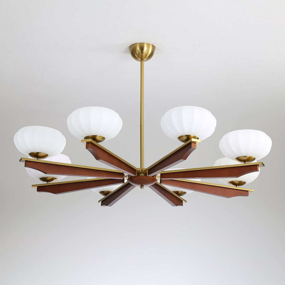 Uzoror Kronleuchter im traditionellen Stil mit Vintage-Holzaufsatz