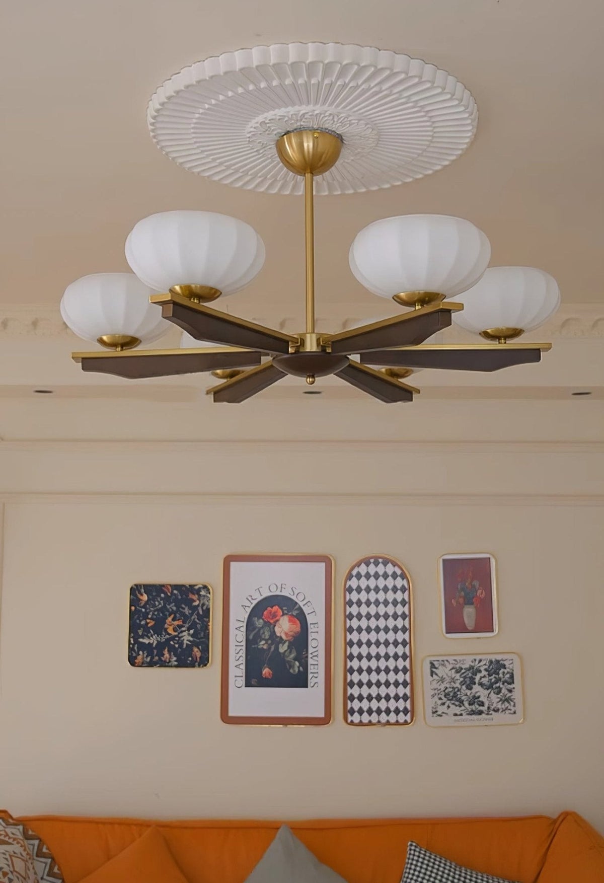 Uzoror Kronleuchter im traditionellen Stil mit Vintage-Holzaufsatz