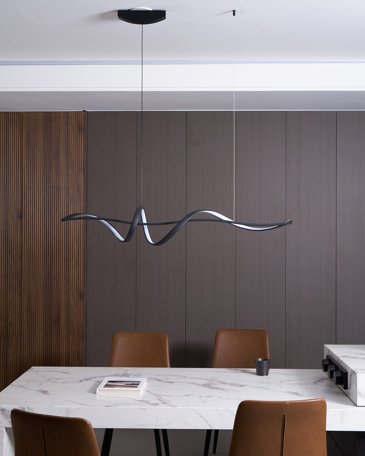 Calelina moderne schwarze LED-Wellen-Pendelleuchte