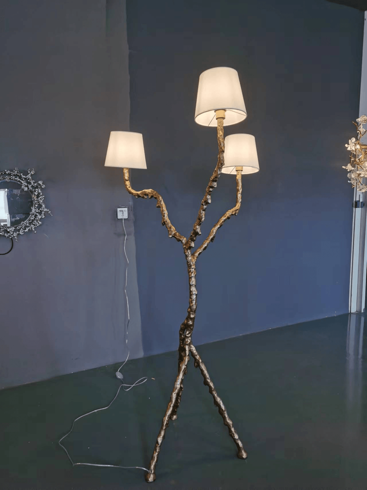 Dendria dreiarzige Ast-Struktur-Stehleuchte