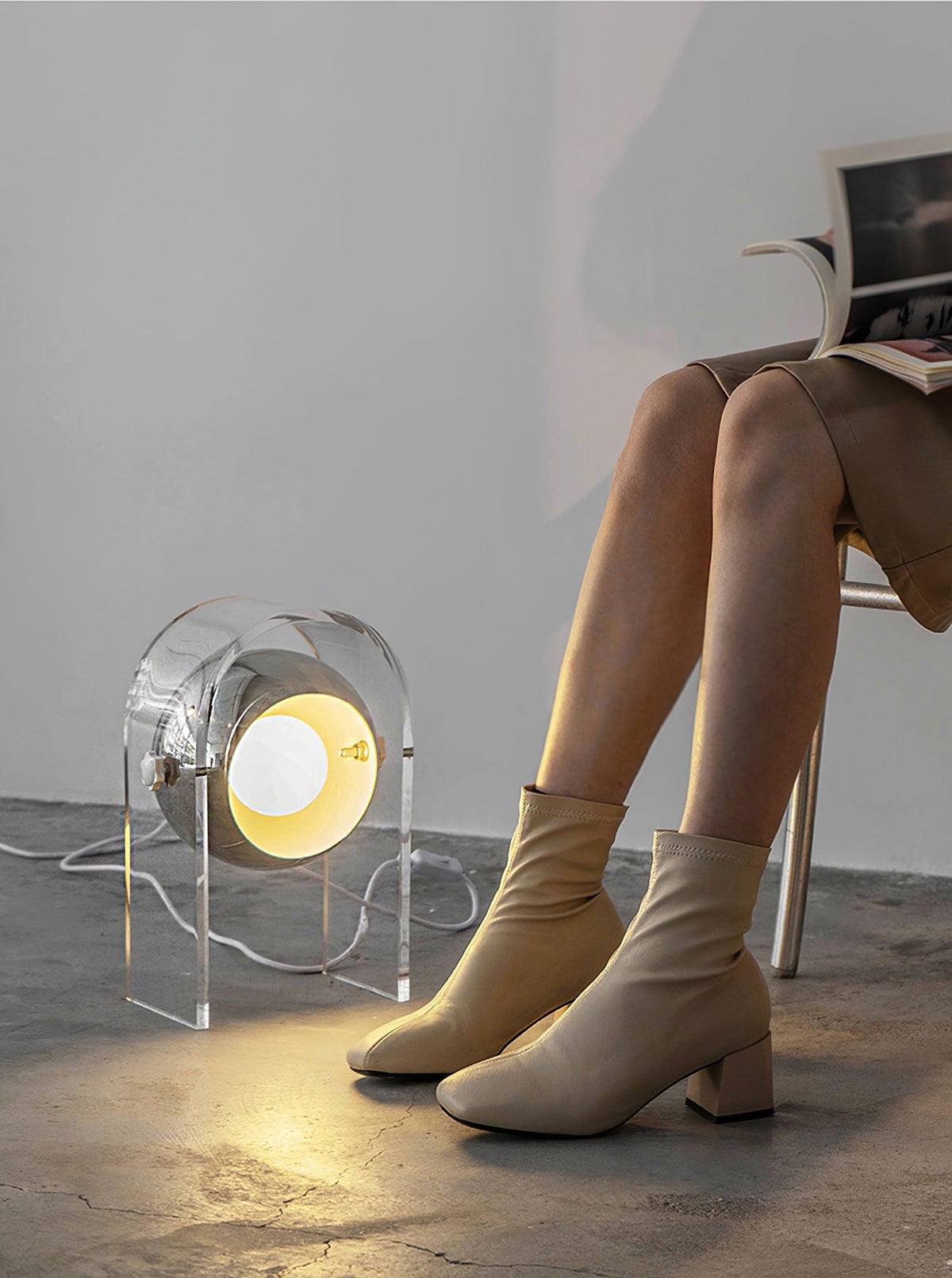 Tynza Edelstahl futuristische Tischleuchte