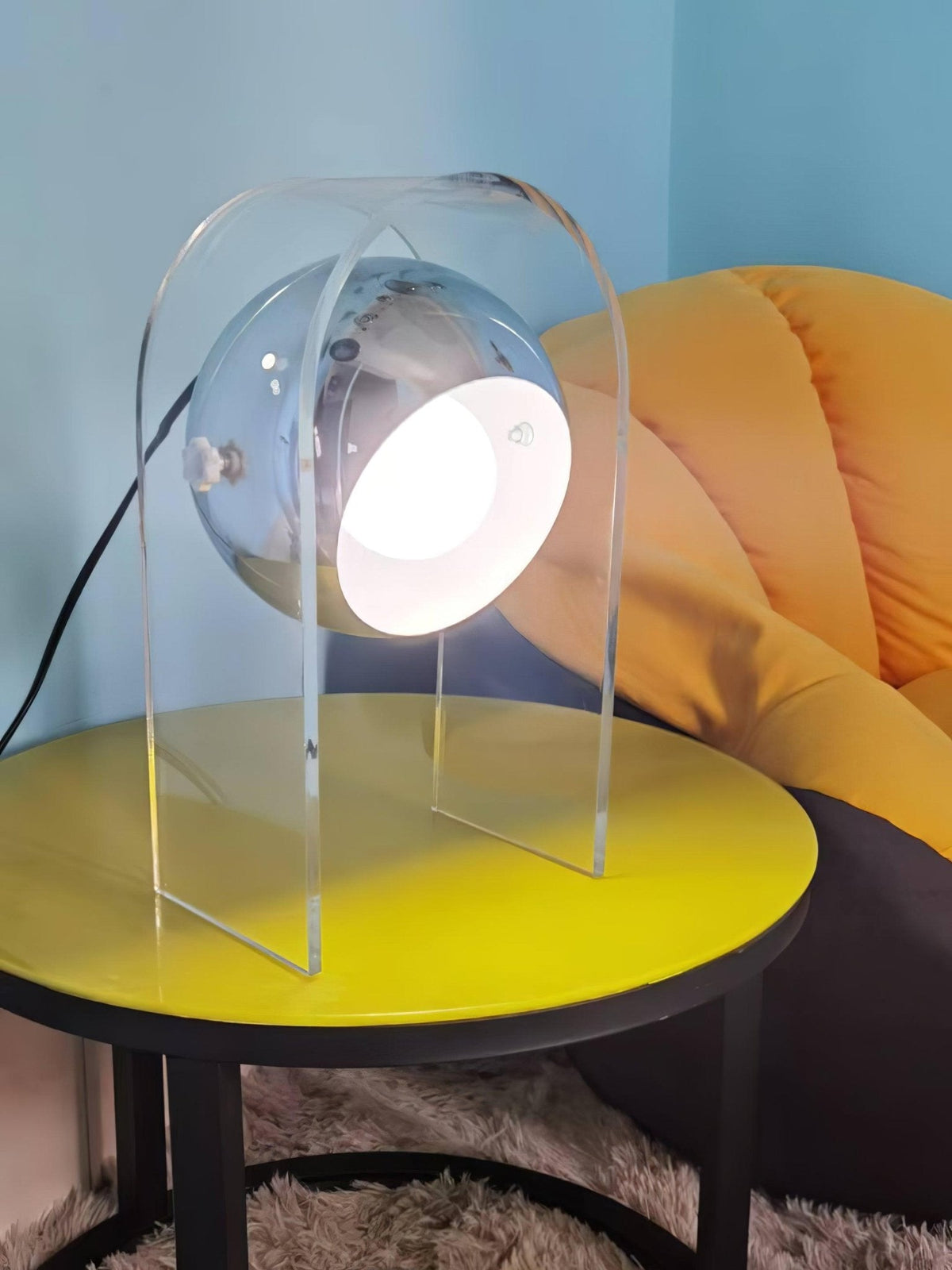 Tynza Edelstahl futuristische Tischleuchte